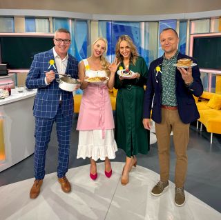 Dobré ráno česká televize, poslušně hlásím, že máme úspěšně za sebou další díl dobrého rána. Koukali jste? Přiznám se, že...